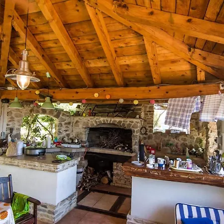 Apartment Klimatisiertes Gaestezimmer Mit Pinienwaldblick Pasman