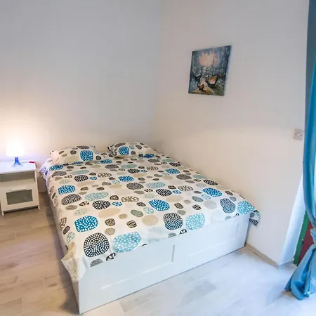 Klimatisiertes Gaestezimmer Mit Pinienwaldblick Apartment *