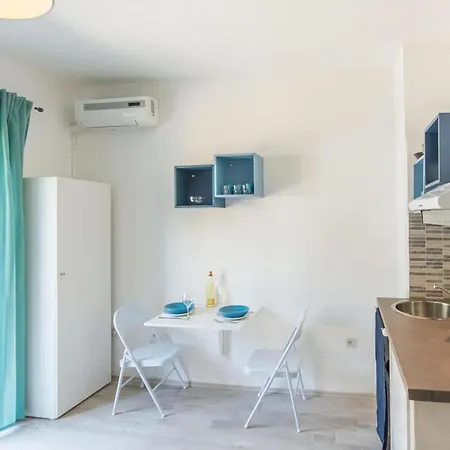 Apartment Klimatisiertes Gaestezimmer Mit Pinienwaldblick *