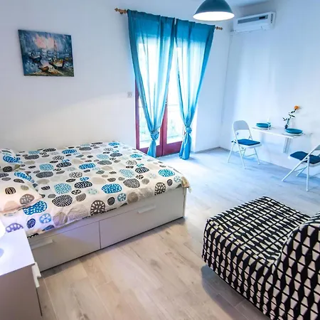 Apartment Klimatisiertes Gaestezimmer Mit Pinienwaldblick